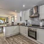 Vivi Homes - Sofia *