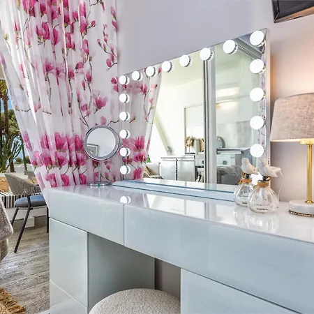 Vivi Homes - Sofia - Pool - - Terrace *